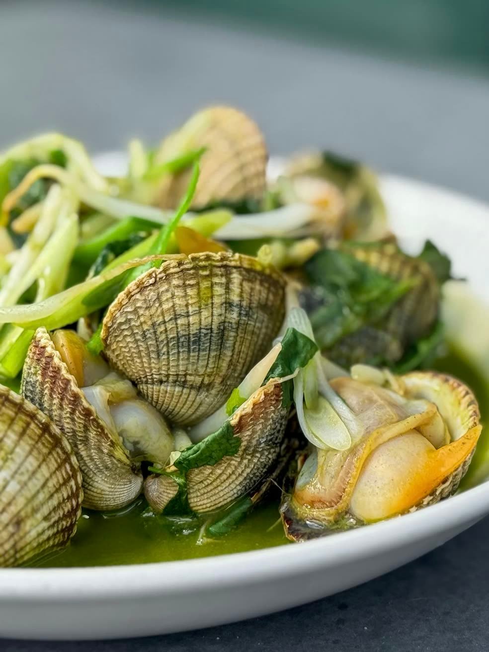 Crabshakk – cockles in a green herb broth