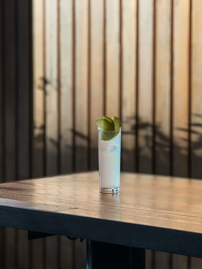 Crabshakk – highball on the terrace table